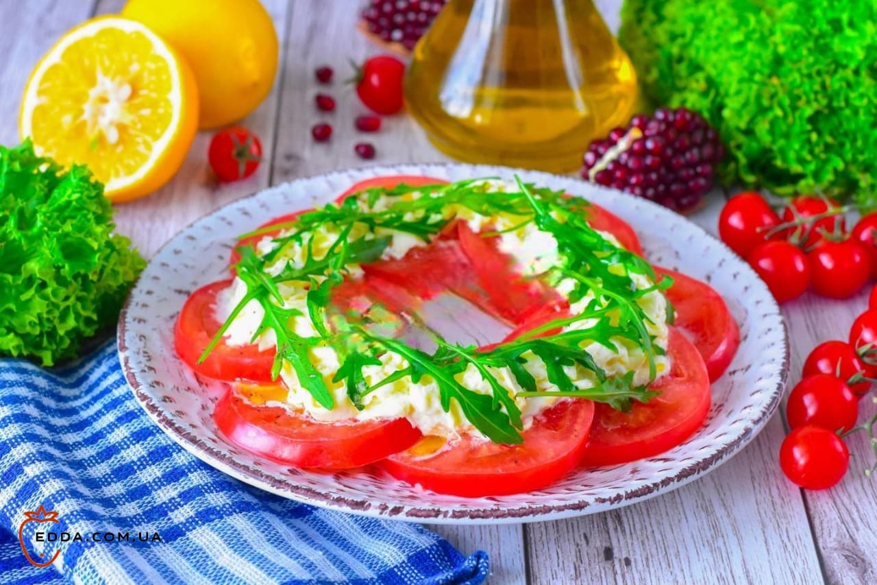 Салат з руколою та страчателлою