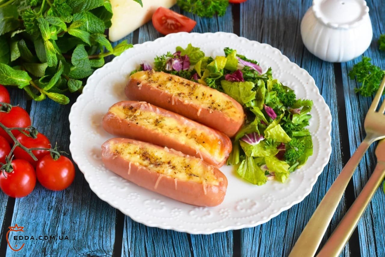 Запечені сосиски в духовці з сиром без тіста