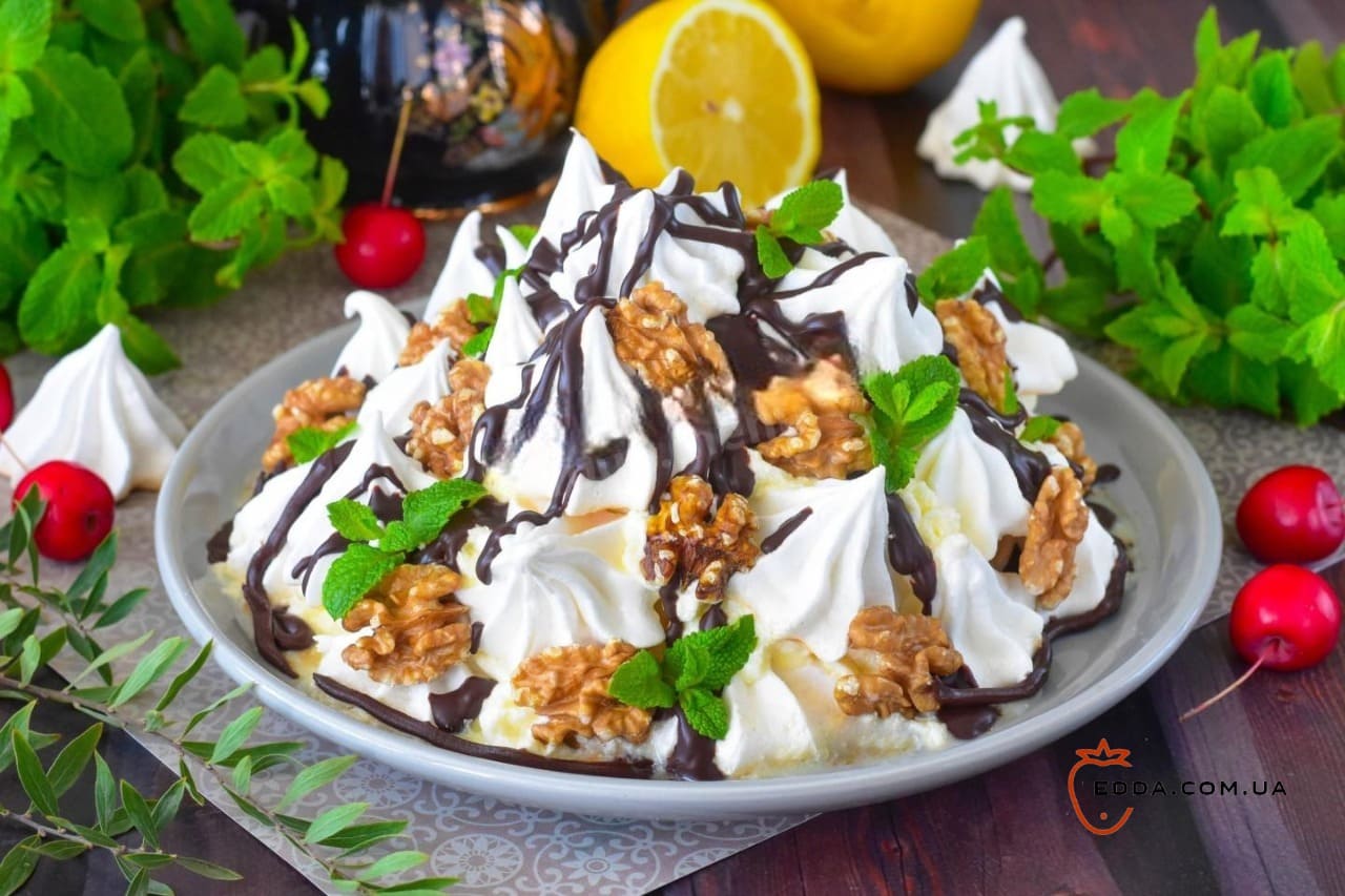 Торт Графські руїни з безе