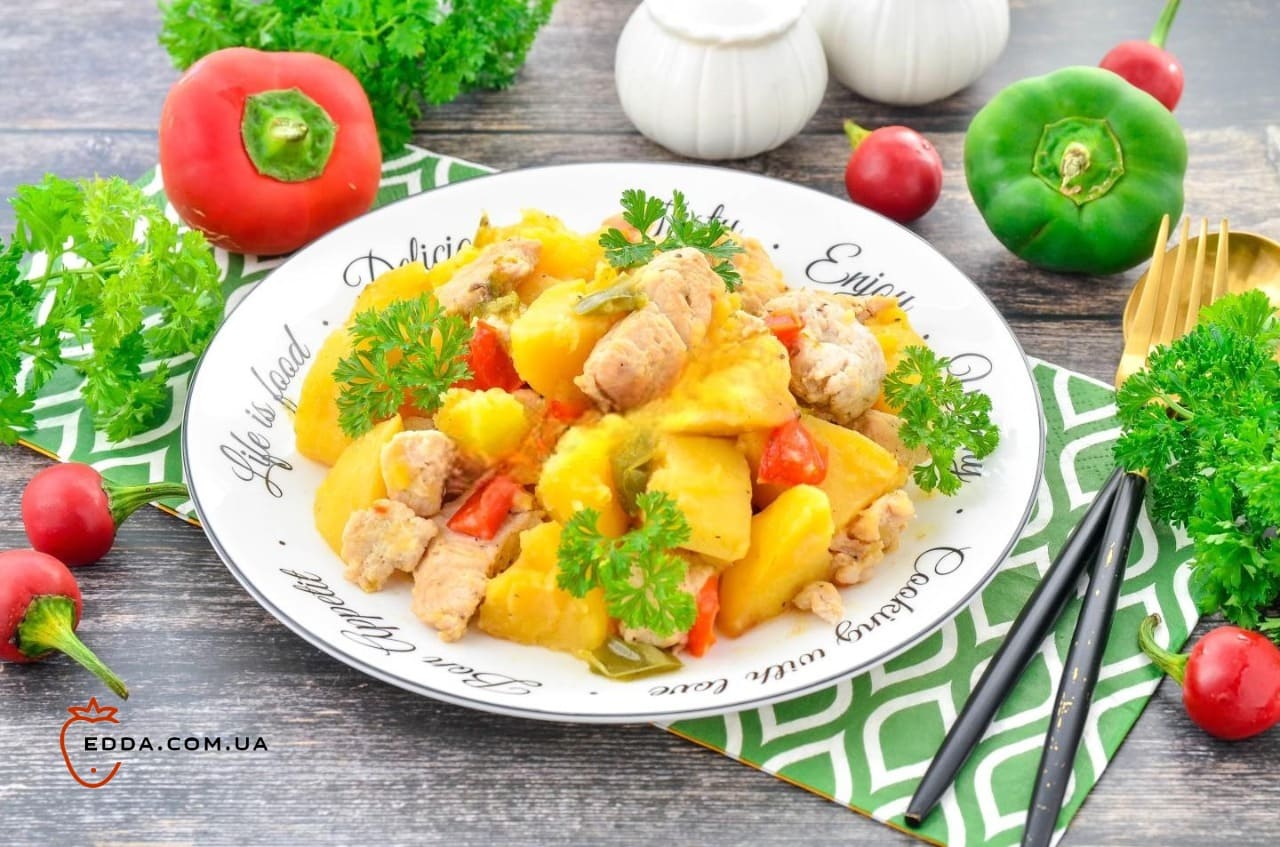 Тушкована картопля з індичкою