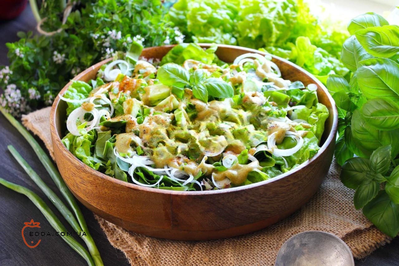 Салат зі щавлю свіжого з цибулею